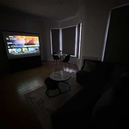 Spacious 2 Bed Flat In 伦敦 外观 照片