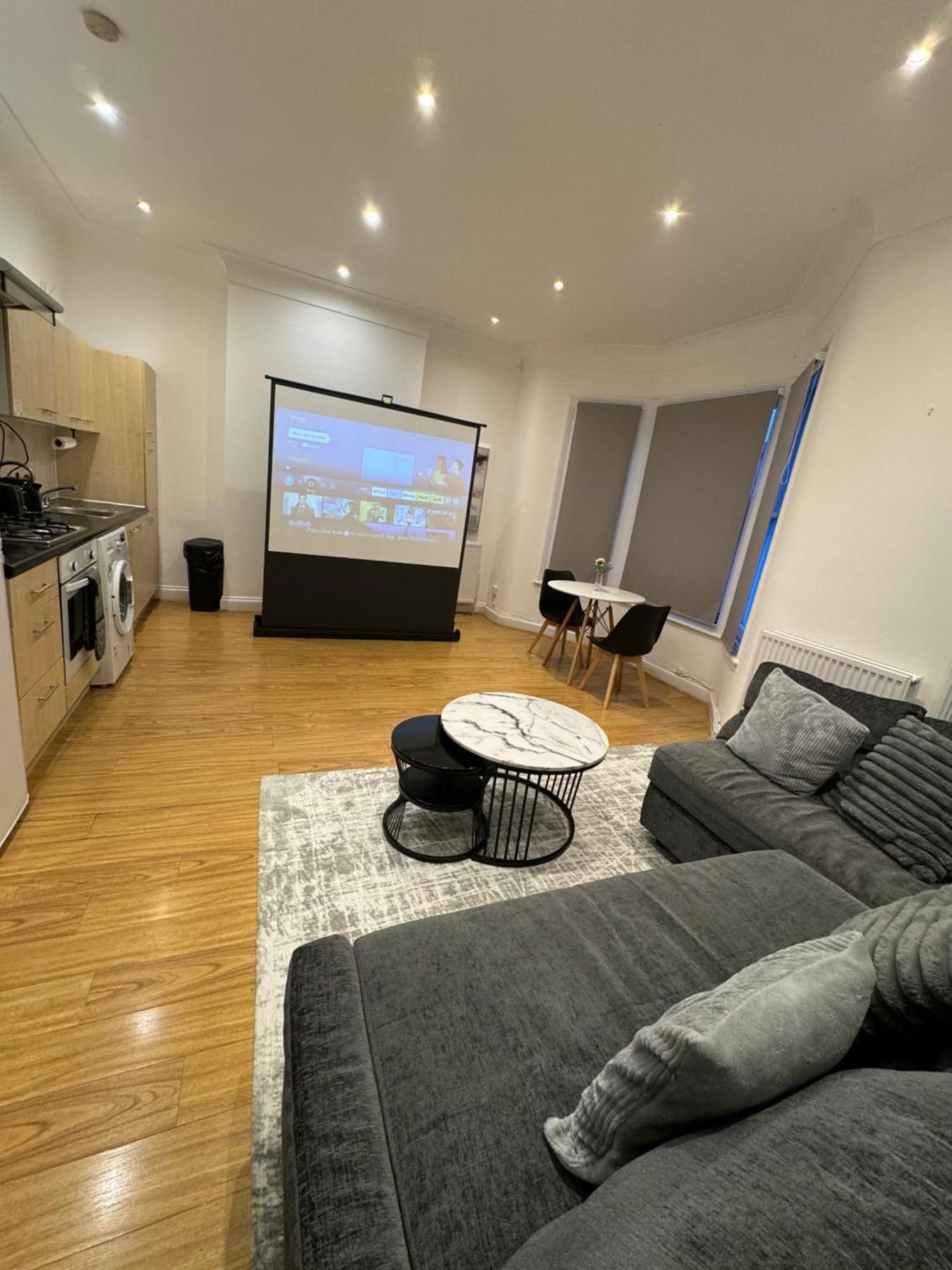 Spacious 2 Bed Flat In 伦敦 外观 照片